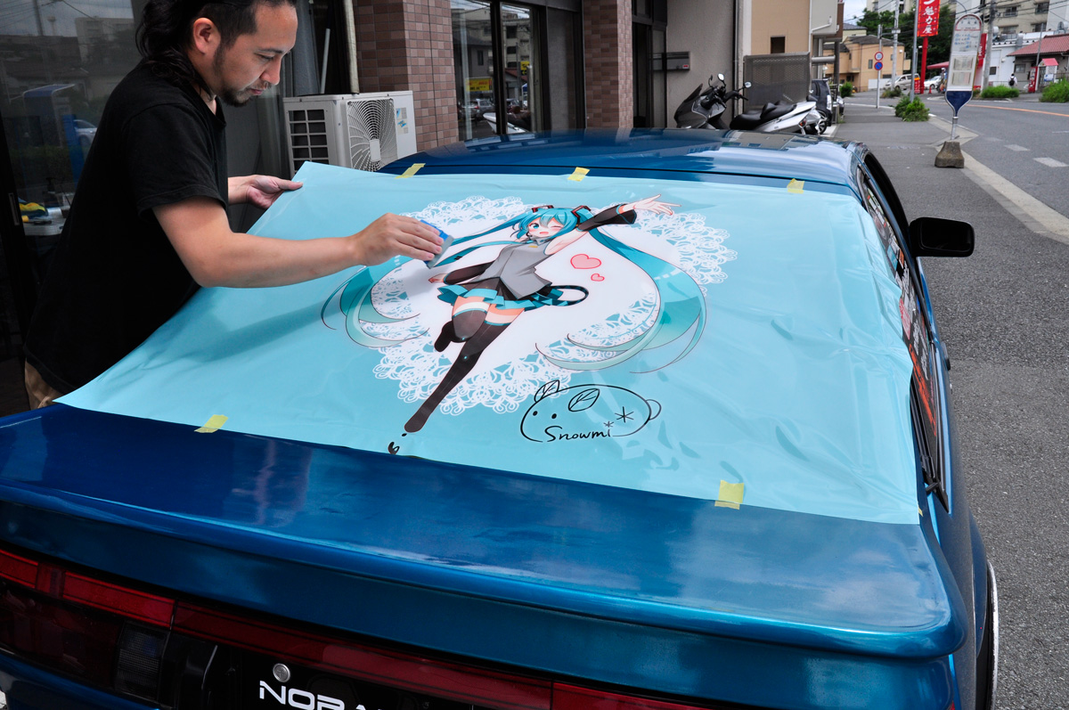 痛車 トヨタ Ae86 リアガラスラッピング施工 カーラッピングなら のらいも工房