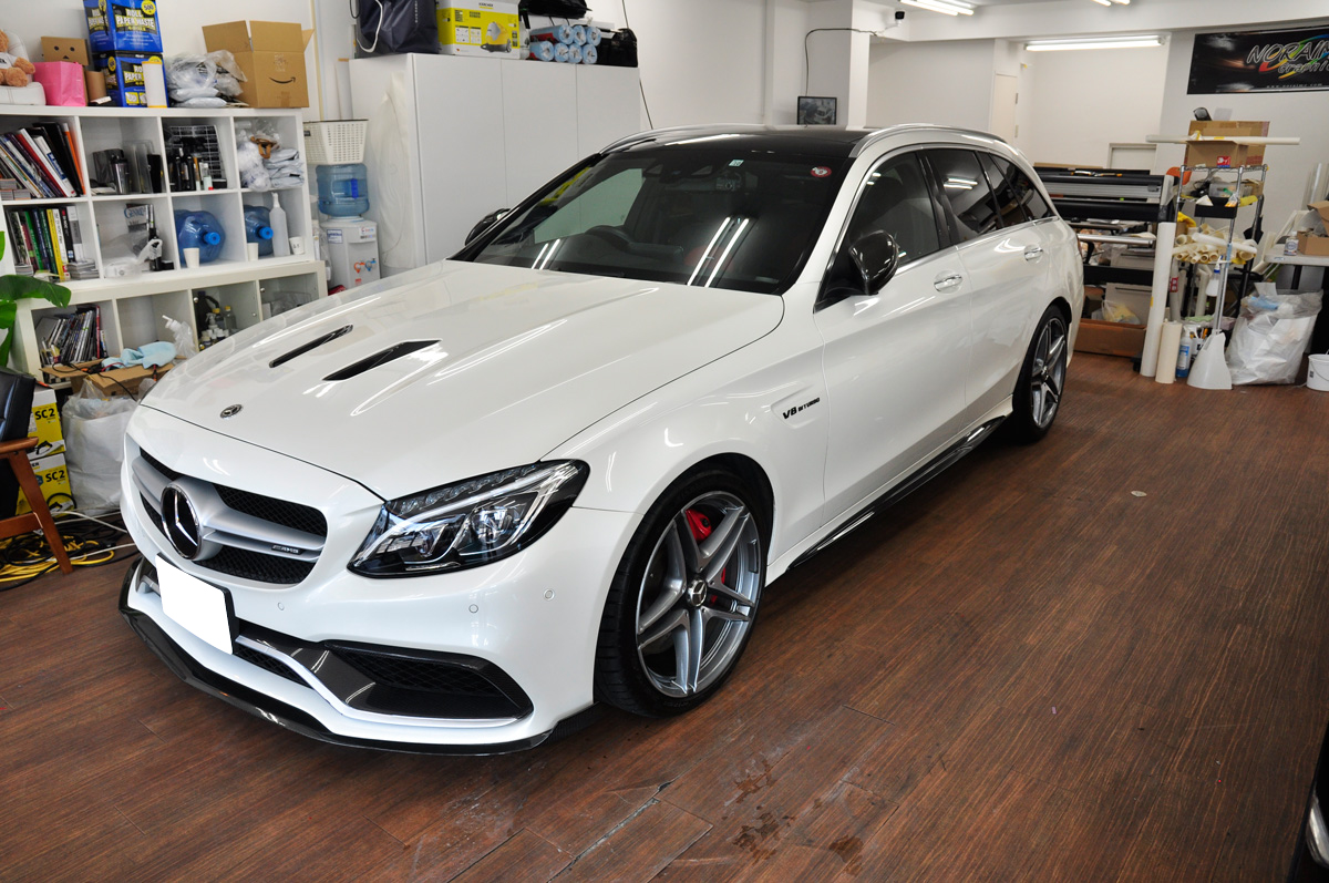 Mercedes Benz Amg C63 メッキパーツブラックアウト施工 カーラッピングなら のらいも工房